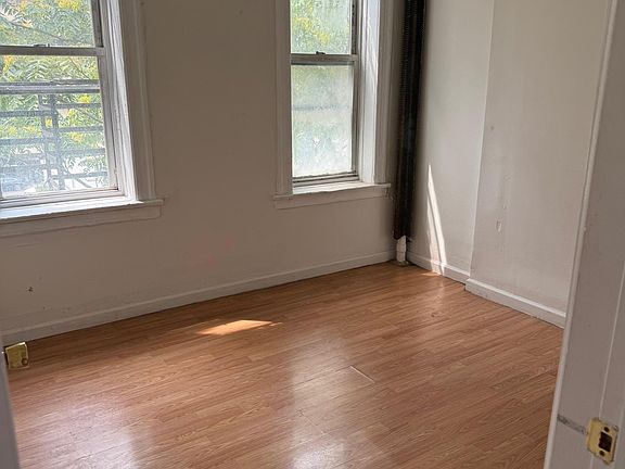5th image of 59 Skillman Ave #15