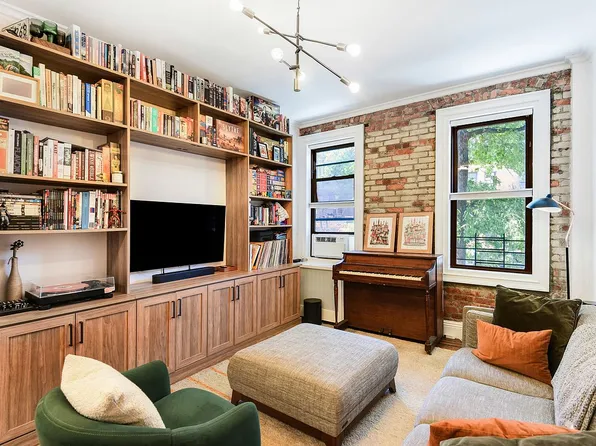 24-75 38th St #A10, Queens, NY 11103