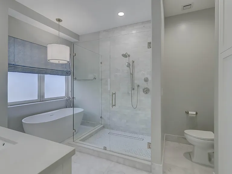 425 NE 11th Ave — Photo 30