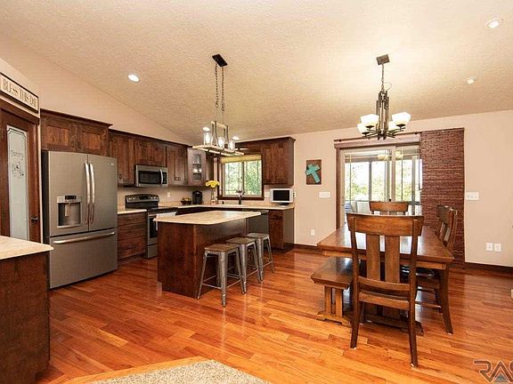 4th image of 7625 S Courtyard Cir