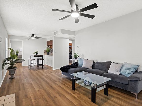 5th image of 3002 Bonaventure Cir APT 104
