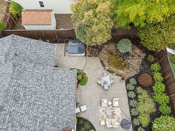 4th image of 2313 64th Avenue NE