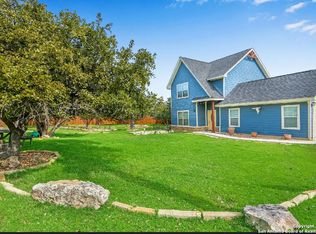 1009 EAGLE FLIGHT DR, Canyon Lake, TX 78133