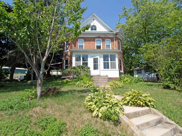 711 Blake St, Blanchardville, WI 53516