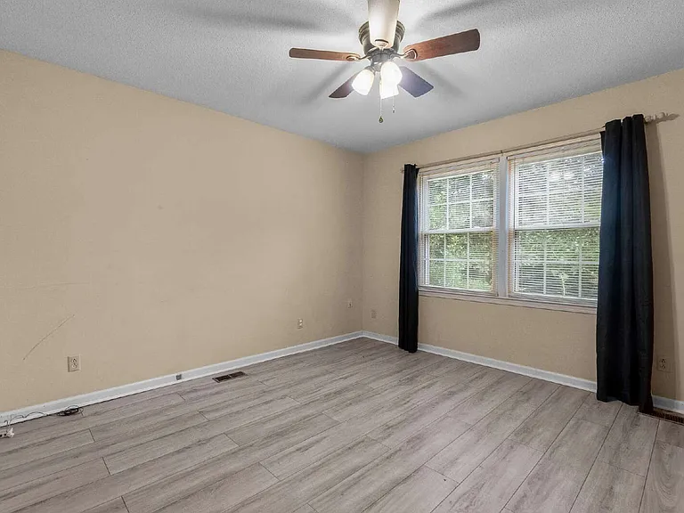 9 Bancroft Dr — Photo 33