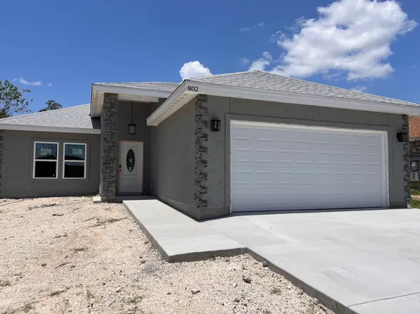802 E 9th St, Del Rio, TX 78840