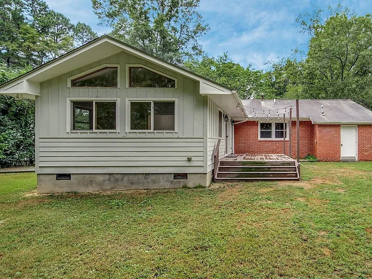 106 Bennington Dr — Photo 21
