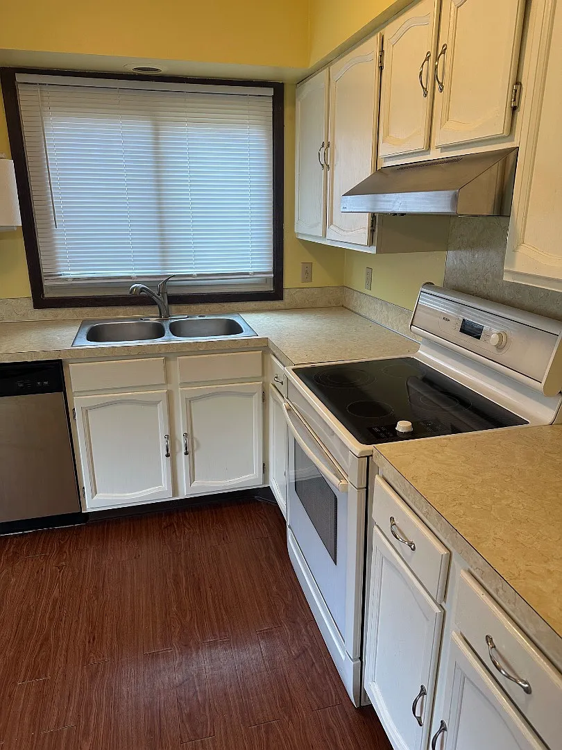 2307 Prairie View East - 2309 — Photo 4