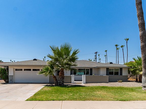 3rd image of 909 E LOYOLA Drive
