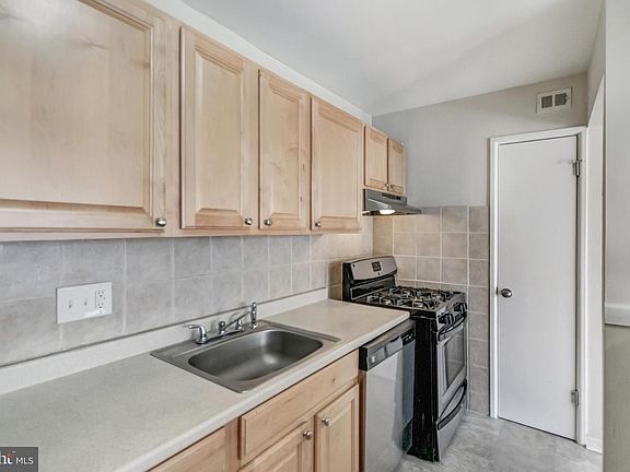 4th image of 8006 Chanute Pl APT 7