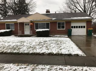 620 Hollendale Dr, Dayton, OH 45429