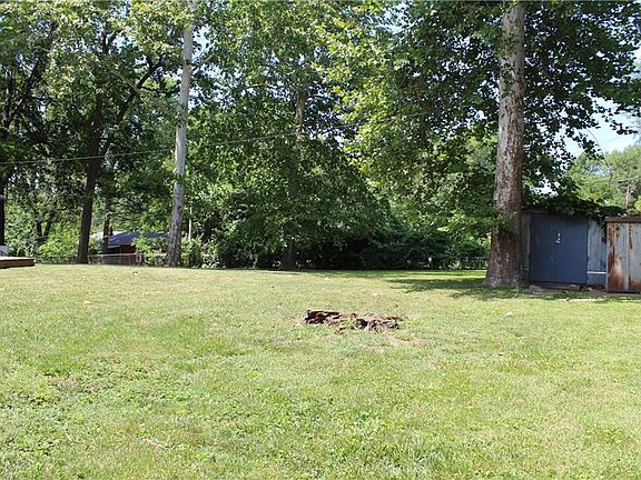5th image of 6120 Hedges Ave