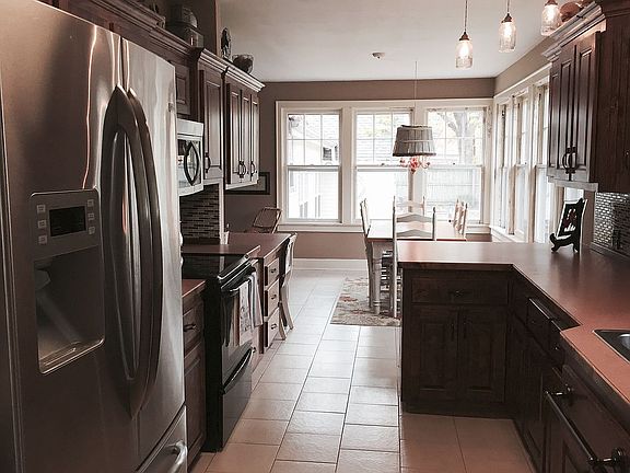 Kitchen/dinette