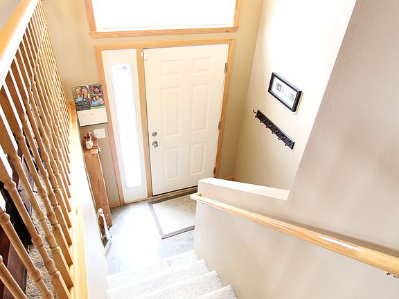 4th image of 1066 42 Avenue W