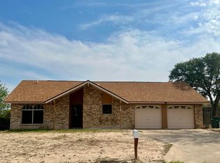 110 King Johns Pl, Del Rio, TX 78840