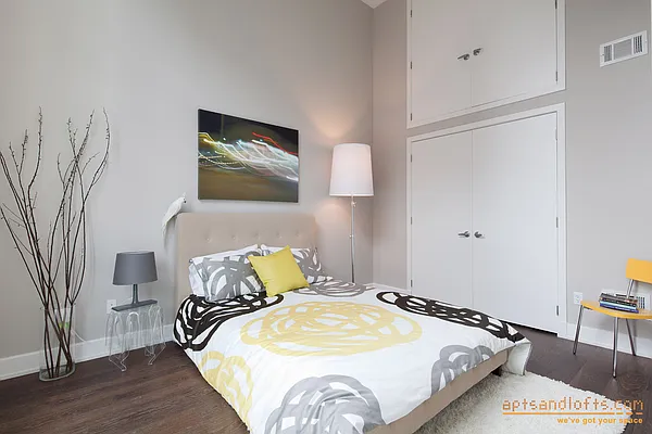 Sold by aptsandlofts.com | media 11