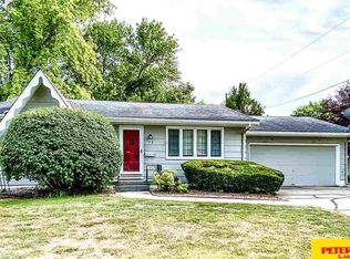 725 E 14th St, Fremont, NE 68025