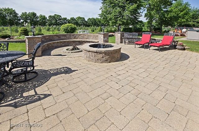 2nd image of 688 Hammer Ln