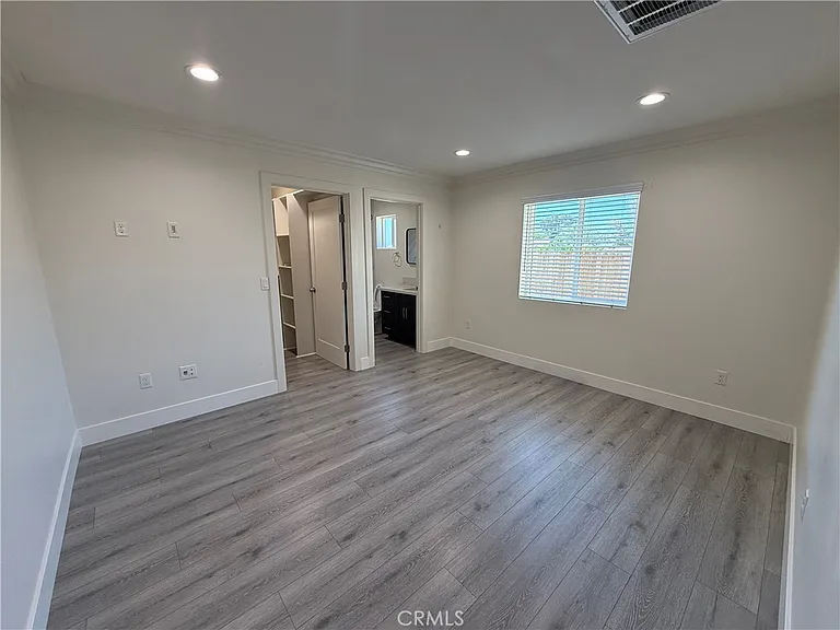 231 W 5th St — Photo 29