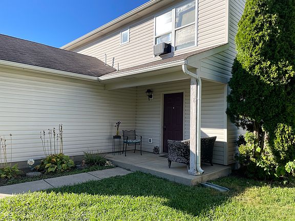 2nd image of 1668 Willowview Ln