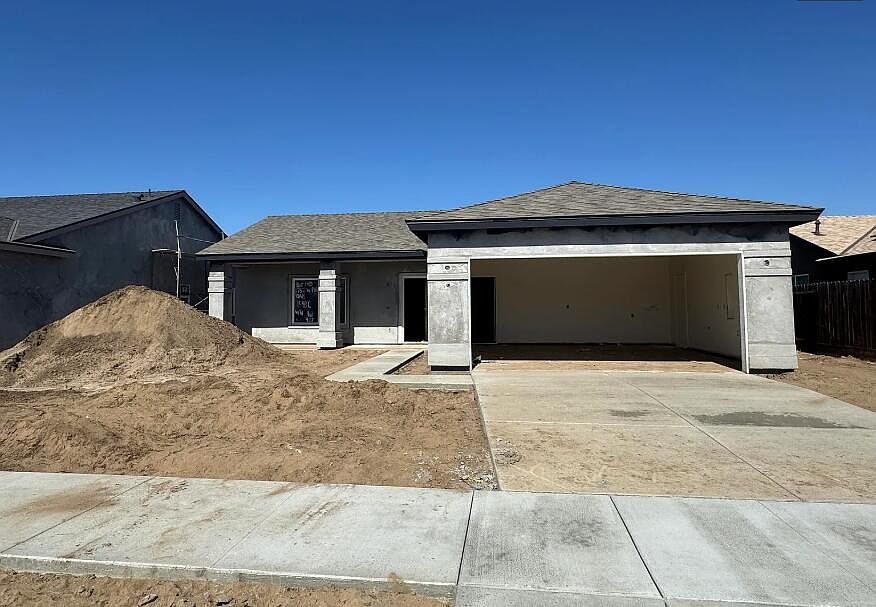 1st image of 752 W Pin Oak Avenue S