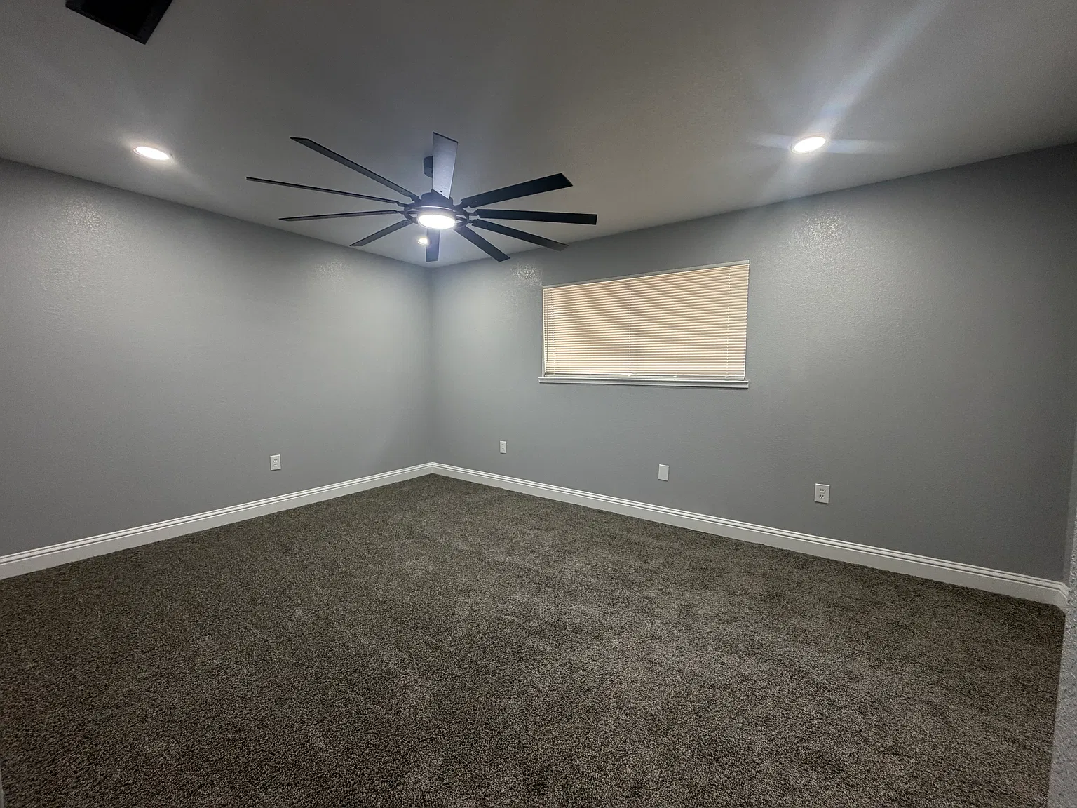 2 bed, 1465 sqft, $2,100 — Photo 2