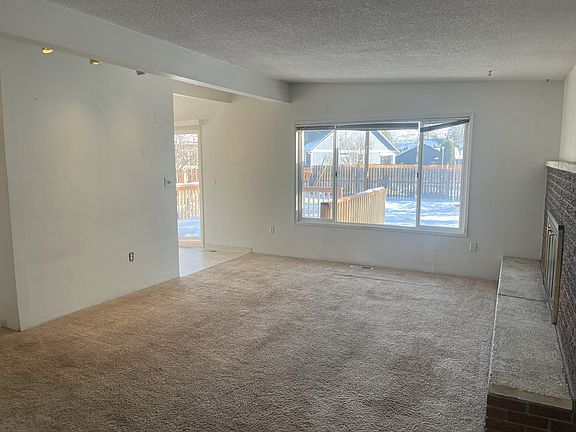Living/Dining area