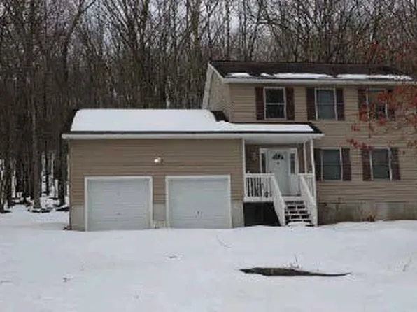 168 Saint Andrews Dr, Bushkill, PA 18324