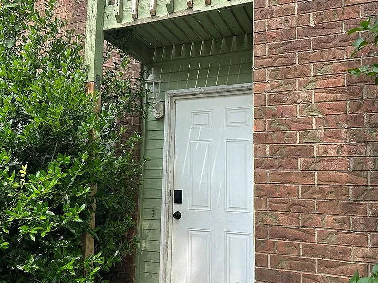 1304 N Nashville Ave — Photo 1