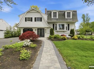 13 Dogwood Ct, Paramus, NJ 07652