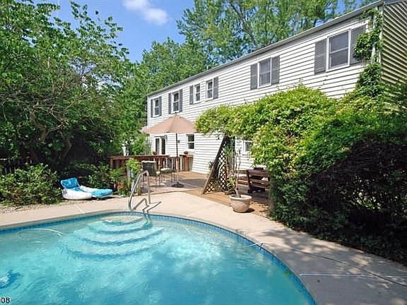 2nd image of 304 Rolling Knolls Way