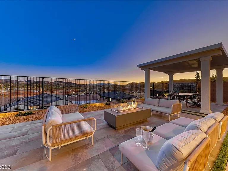 375 Portus Delphini Ct — Photo 39
