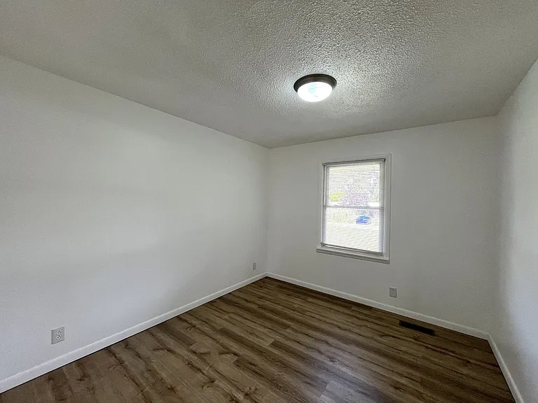 481 McQuade Cir — Photo 16