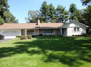 17 Ridge Rd, Longmeadow, MA 01106