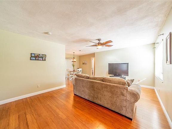 3rd image of 1874 Elaine Dr