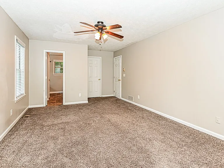 706 Hearthstone Xing — Photo 11