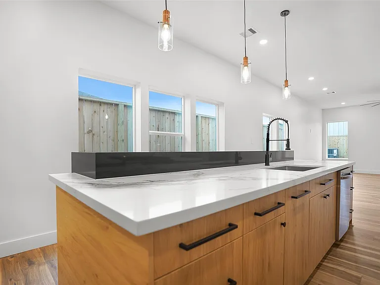 315 Palmer St — Photo 9