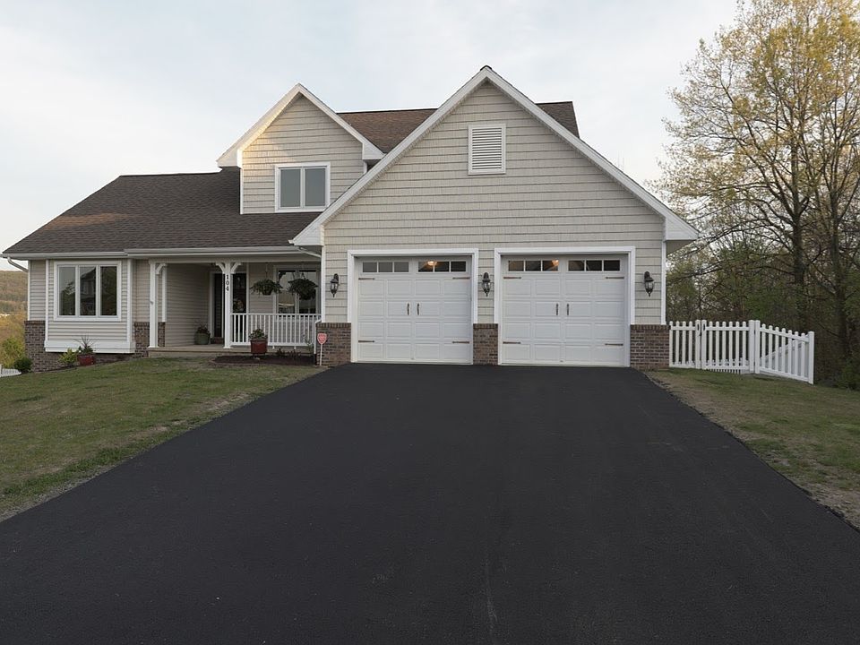 1st image of 104 Tudy Ln