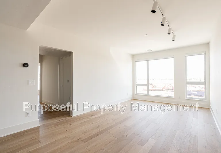 934 Hangar Dr #6 — Photo 18