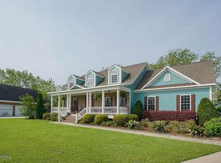 205 N Sea Lily Ct, Hampstead, NC 28443