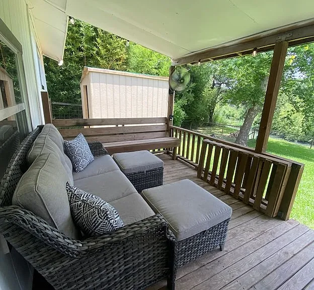 1700 Darst Creek Ln — Photo 24