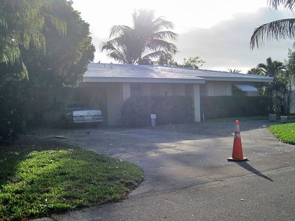 3rd image of 810 SE 6th Ave