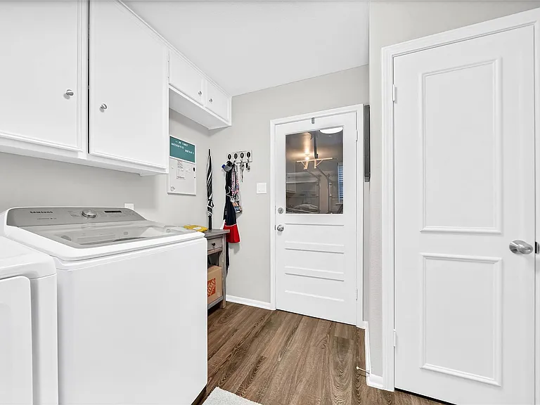143 Bluebonnet St — Photo 17