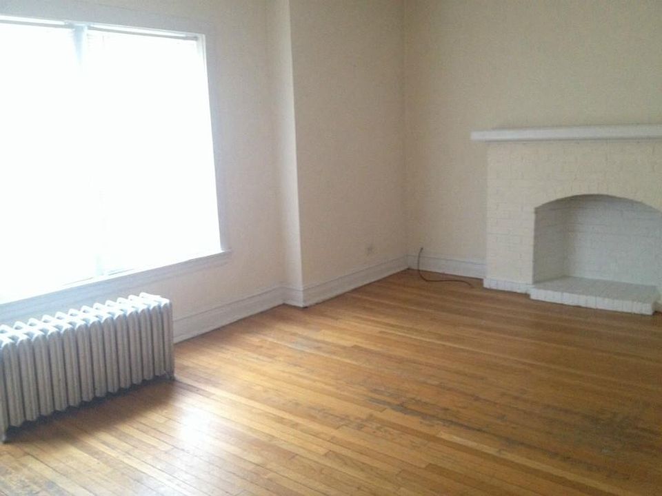 2nd image of 1825 W Foster Ave #2