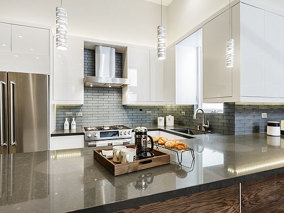 5th image of 1086 S Van Ness Ave #1086