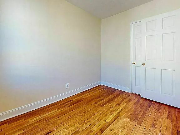 3rd image of 20-66 26th St Unit 1B