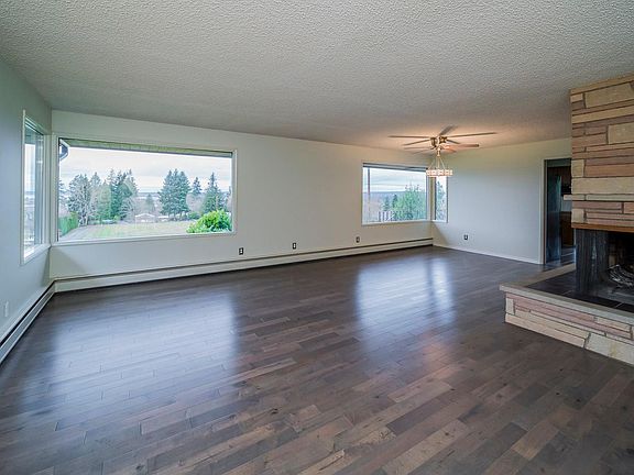 4th image of 4525 67th Ave NE