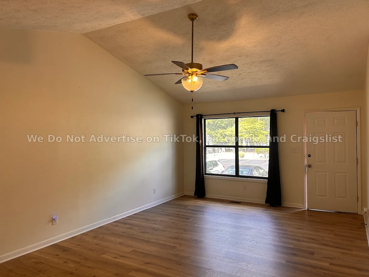 2 bed, 988 sqft, $1,300 — Photo 3