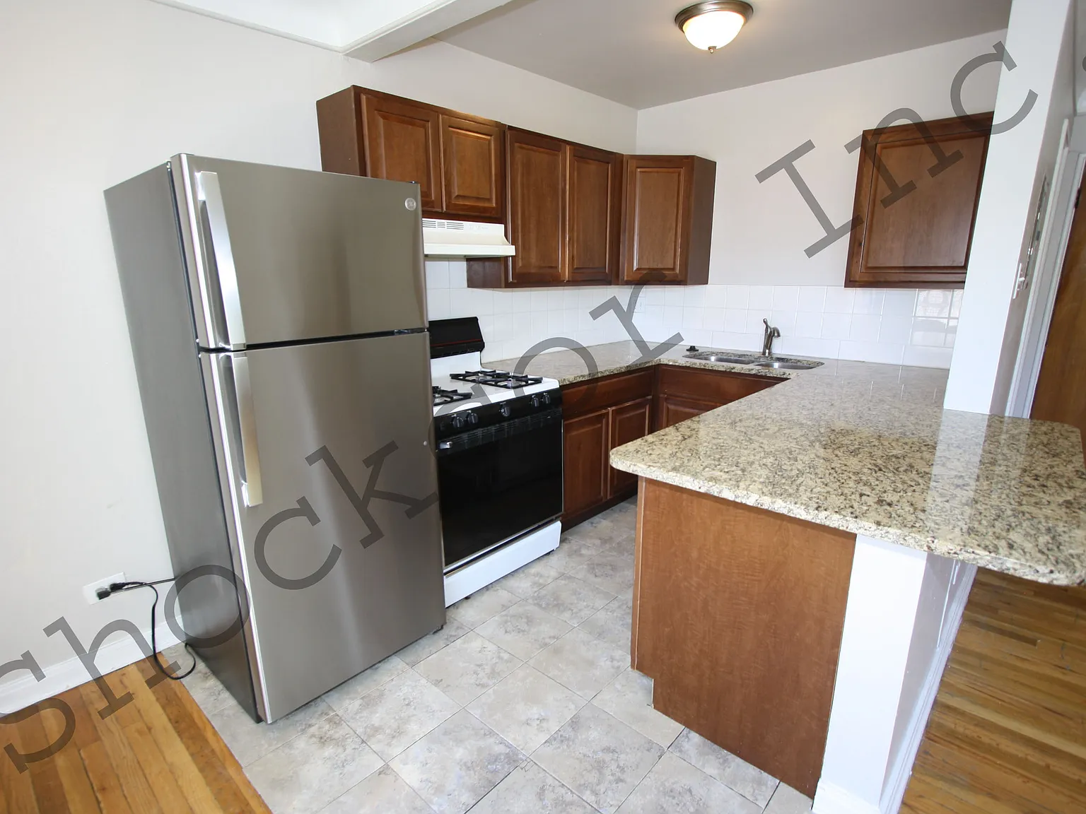 2 bed, 750 sqft, $1,465 — Photo 4