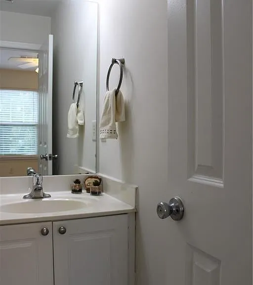 2059 Liberty Ct NW — Photo 15